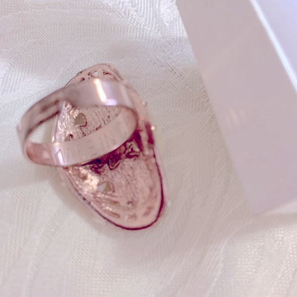 Beautiful, pearl ring, very durable material, stainless steel.  size 6.5 - Picture 6 of 7